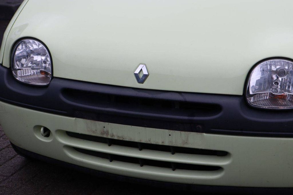 Passenger car Renault Twingo Petrol 58 hp 2005 (Margin)