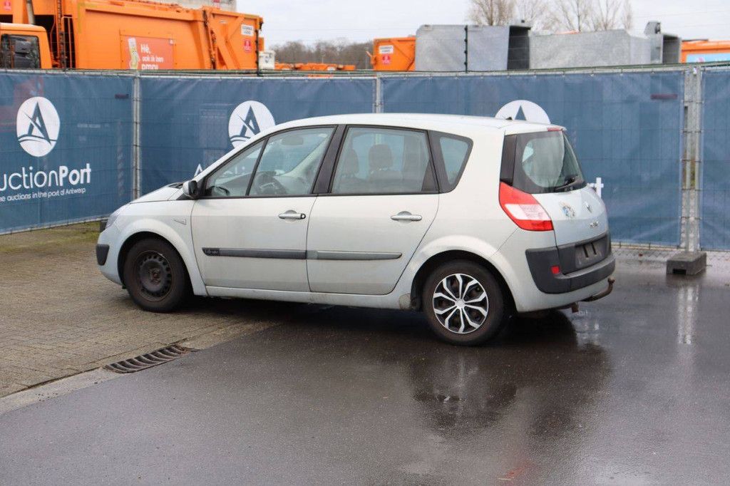 Passenger car Renault Scenic Petrol 113 hp 2004 (Margin)