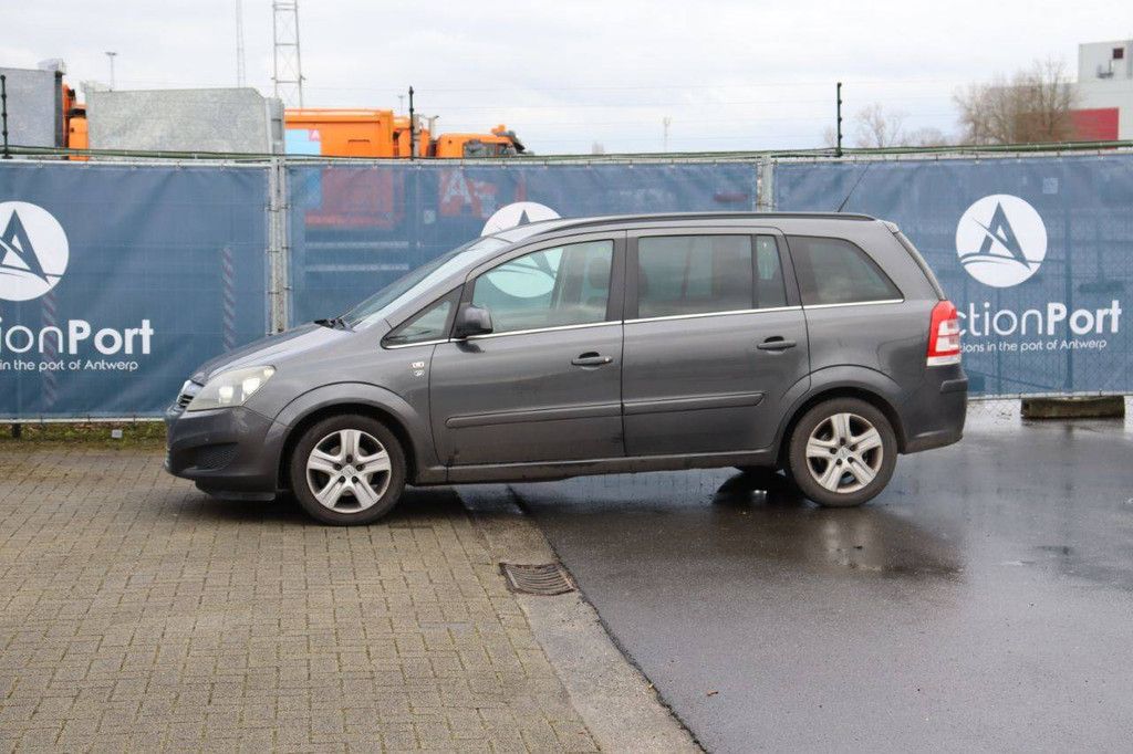 Pkw Opel Zafira Benzin 94 PS 2010 (Marge)