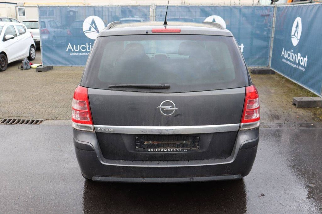 Pkw Opel Zafira Benzin 94 PS 2010 (Marge)