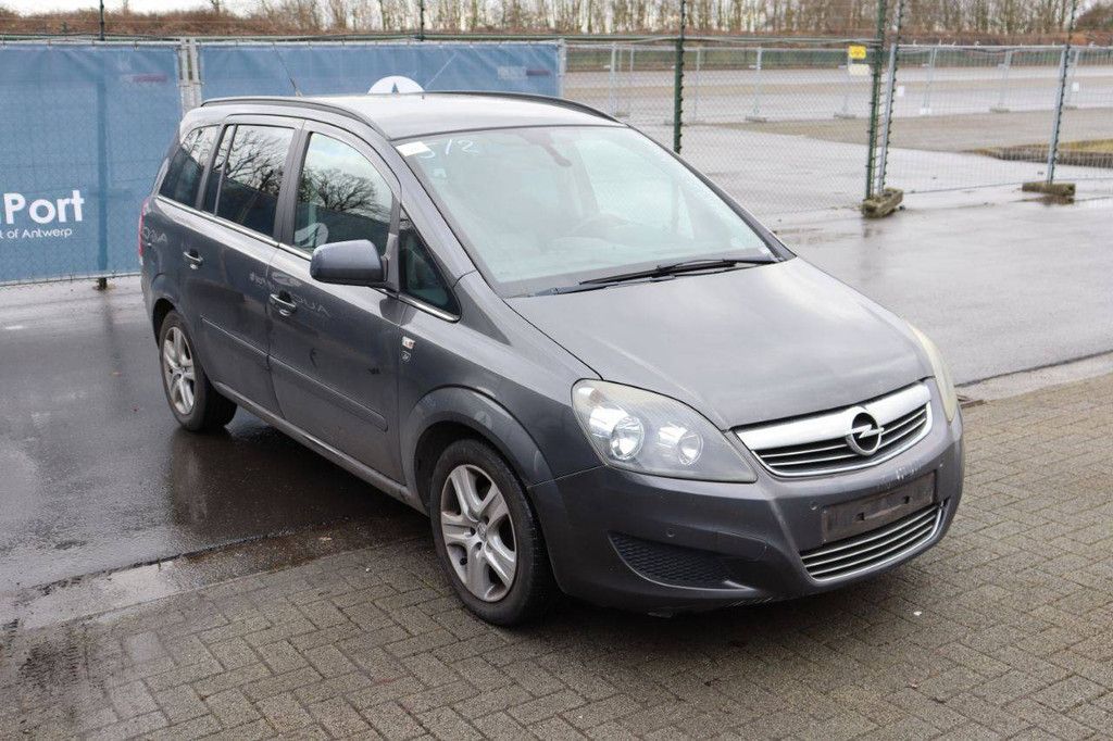 Pkw Opel Zafira Benzin 94 PS 2010 (Marge)