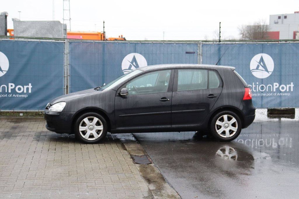 Passenger car Volkswagen Golf Petrol 80 hp 2007 (Margin)