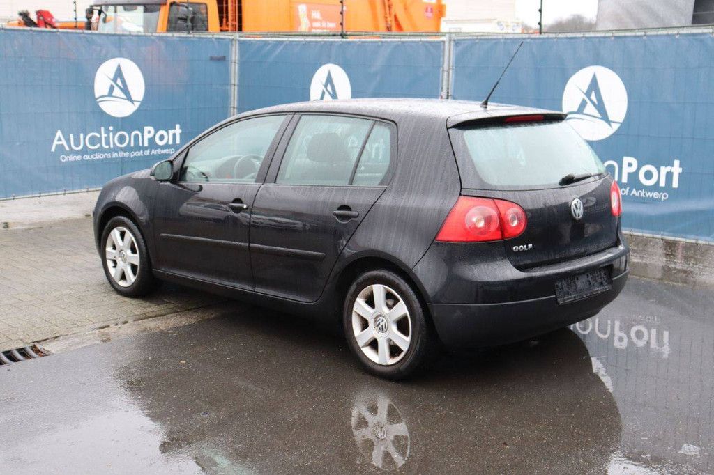 Passenger car Volkswagen Golf Petrol 80 hp 2007 (Margin)