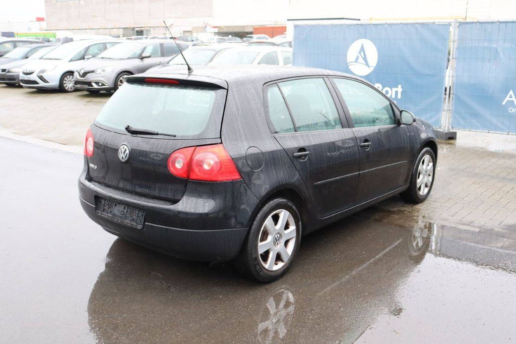 Passenger car Volkswagen Golf Petrol 80 hp 2007 (Margin)