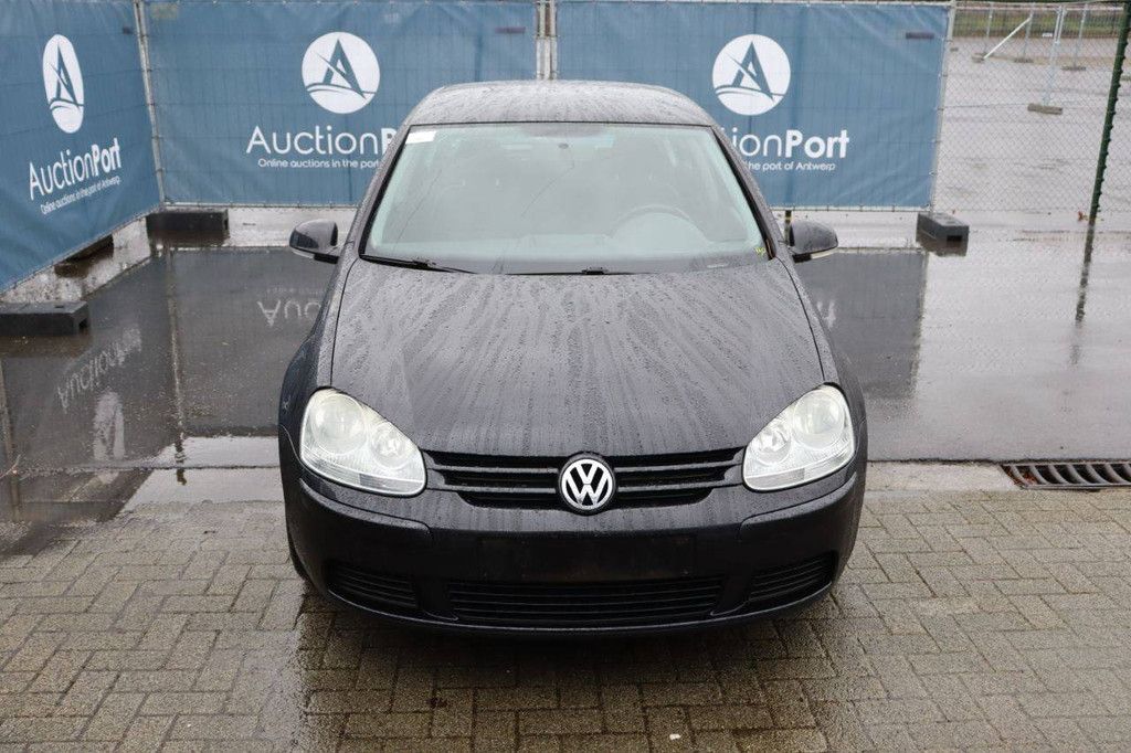 Passenger car Volkswagen Golf Petrol 80 hp 2007 (Margin)