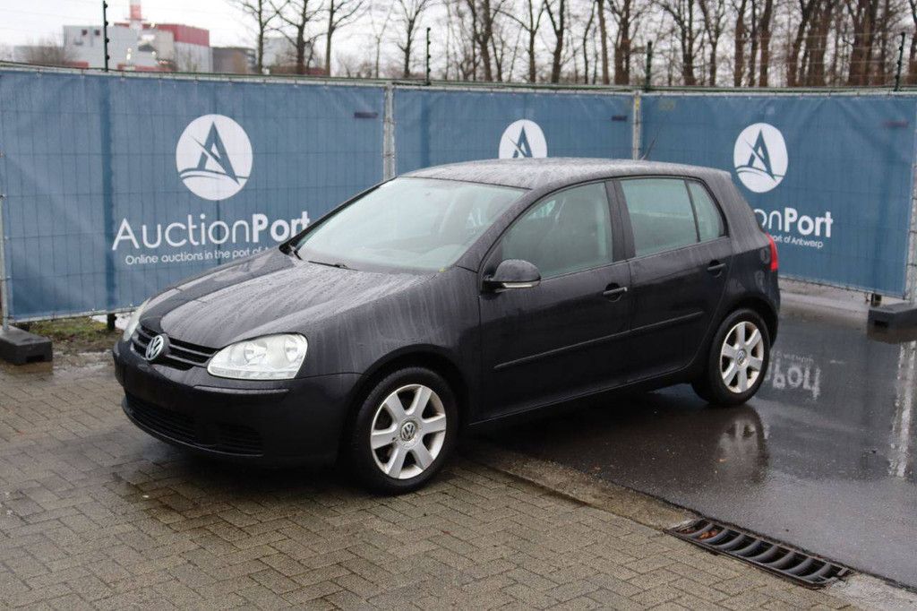 Passenger car Volkswagen Golf Petrol 80 hp 2007 (Margin)