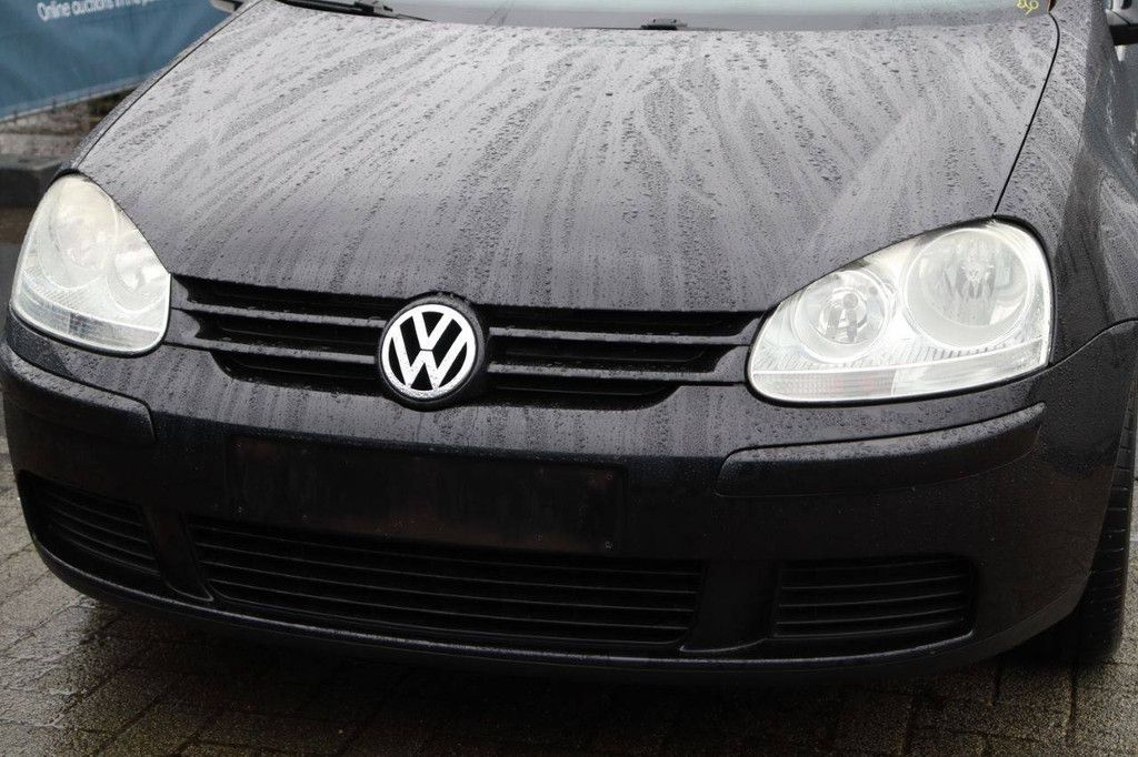 Passenger car Volkswagen Golf Petrol 80 hp 2007 (Margin)