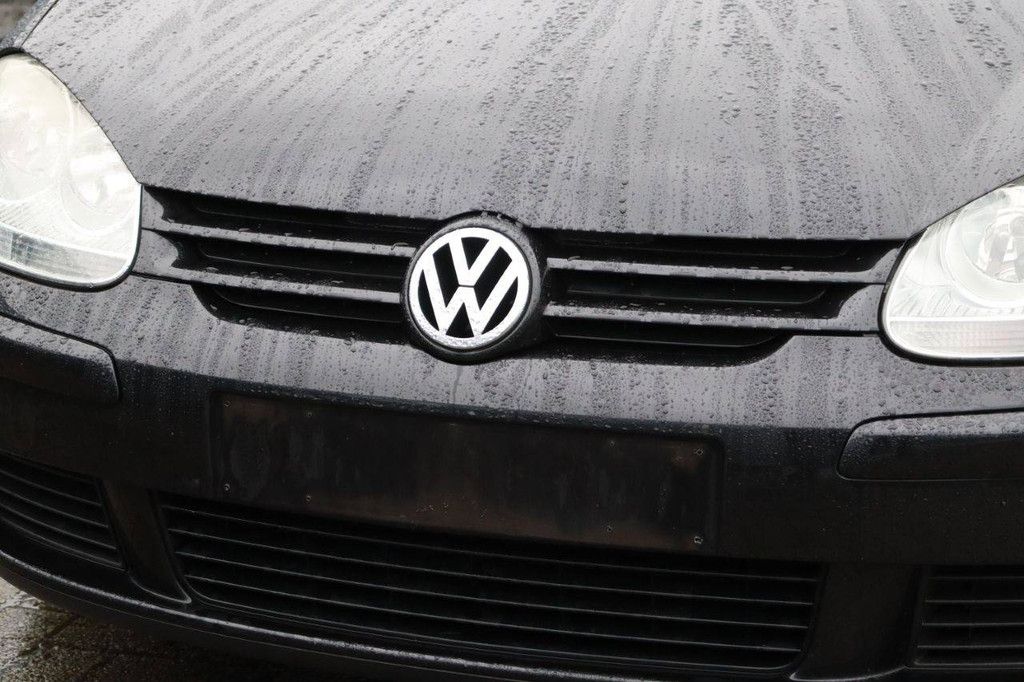 Passenger car Volkswagen Golf Petrol 80 hp 2007 (Margin)