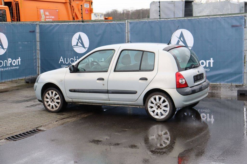 Passenger car Renault Clio Petrol 98 hp 2003 (Margin)