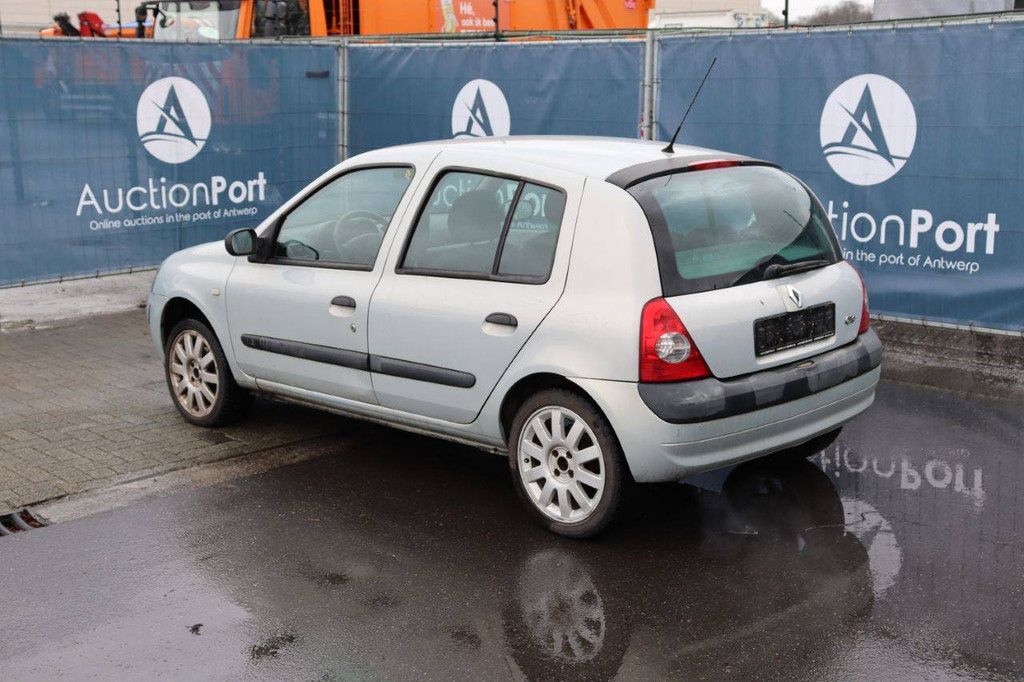 Passenger car Renault Clio Petrol 98 hp 2003 (Margin)