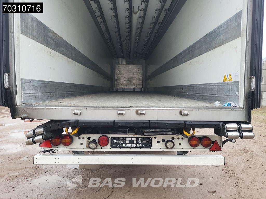 Schmitz SCB*S3B 3 axles Lifting Axle Meat Hang FRC