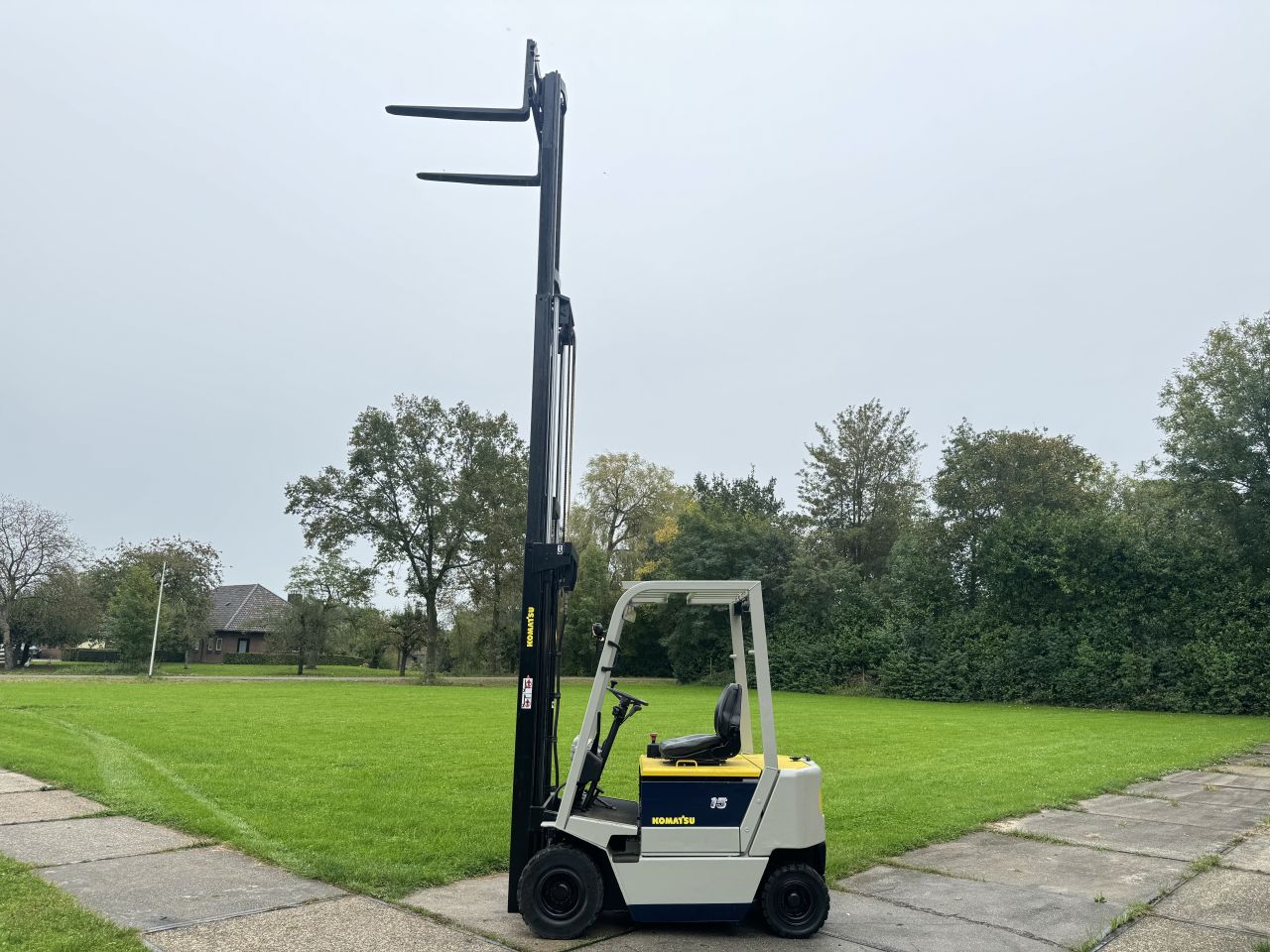 Komatsu 1500KG elektrisch triplo mast 550cm + freelift