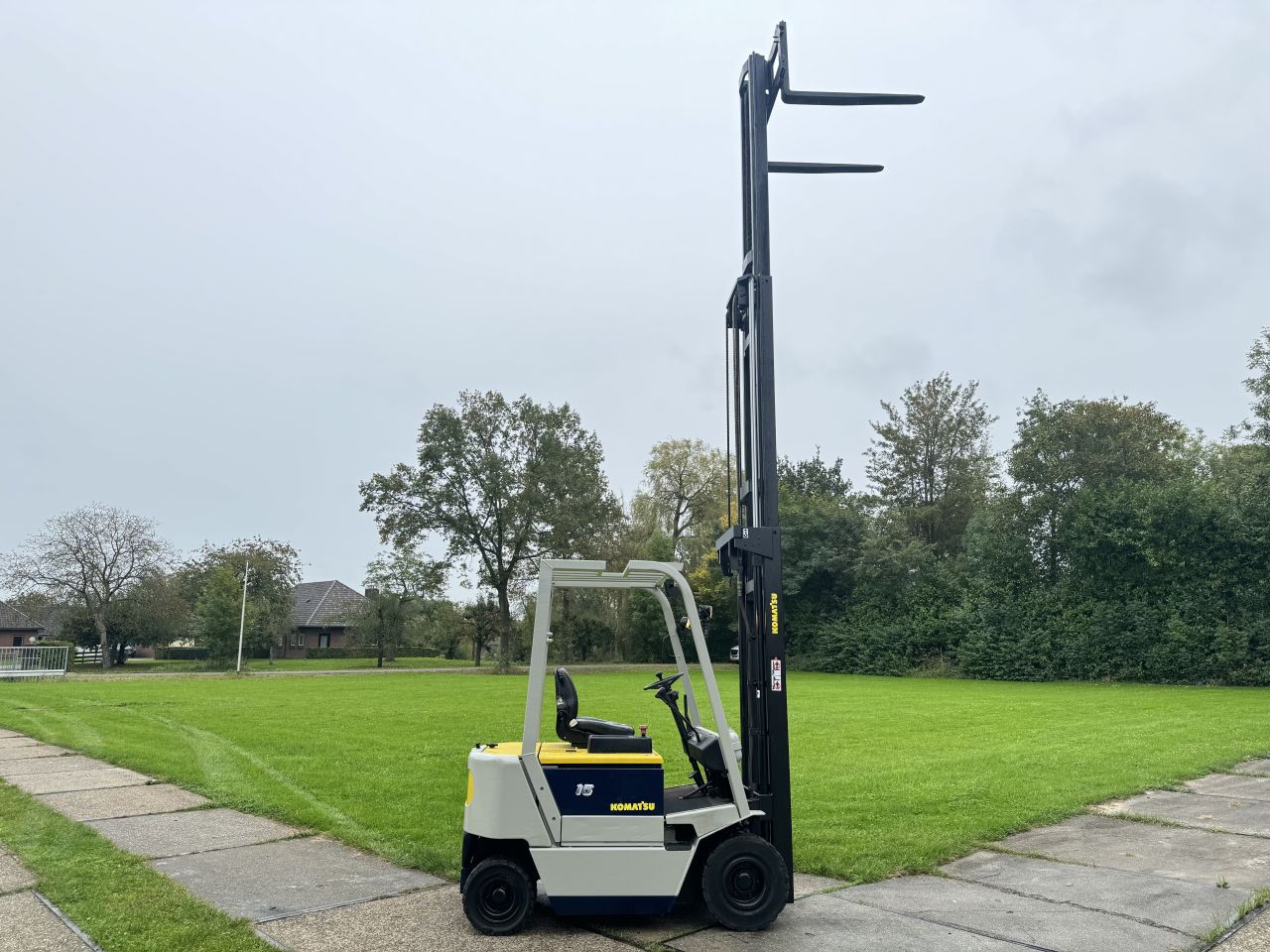 Komatsu 1500KG elektrisch triplo mast 550cm + freelift