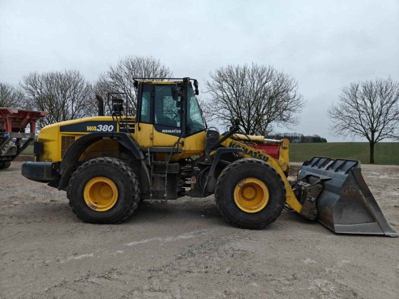 Komatsu WA380-7