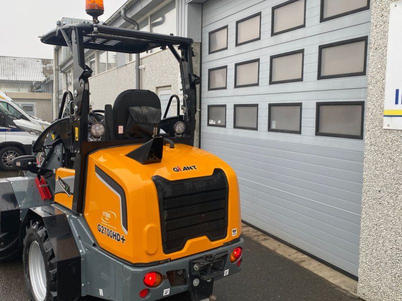 Giant G2700 X-TRA HD PLUS