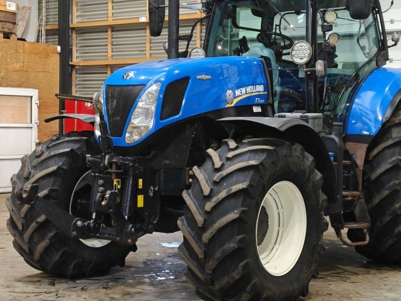 New Holland T7.220 Auto Command