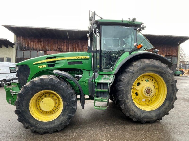 John Deere 7830