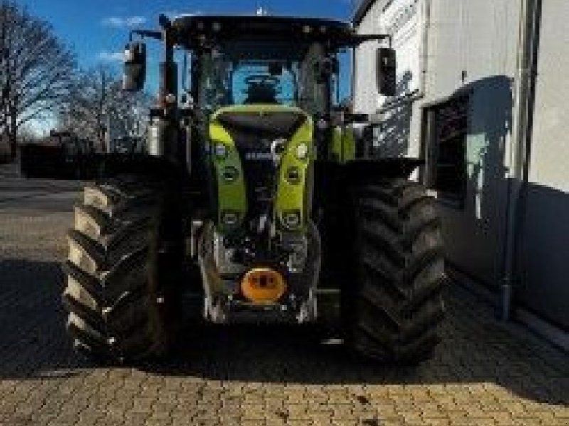 Claas Arion 660