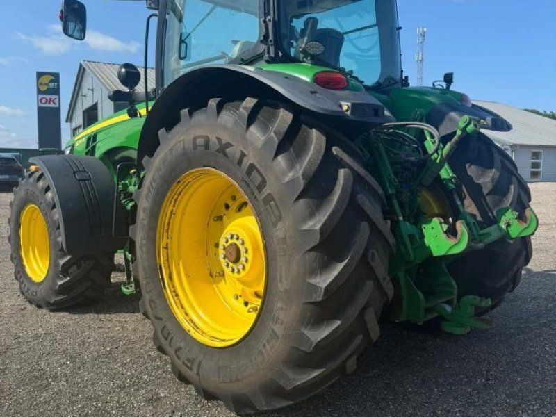 John Deere 8310R