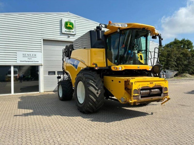 New Holland CR 9090