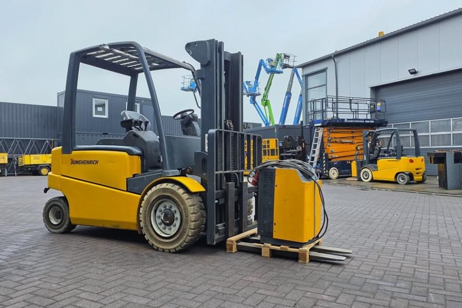 Jungheinrich EFG535 Electric, Lifting Height 4700mm, Freelift 1