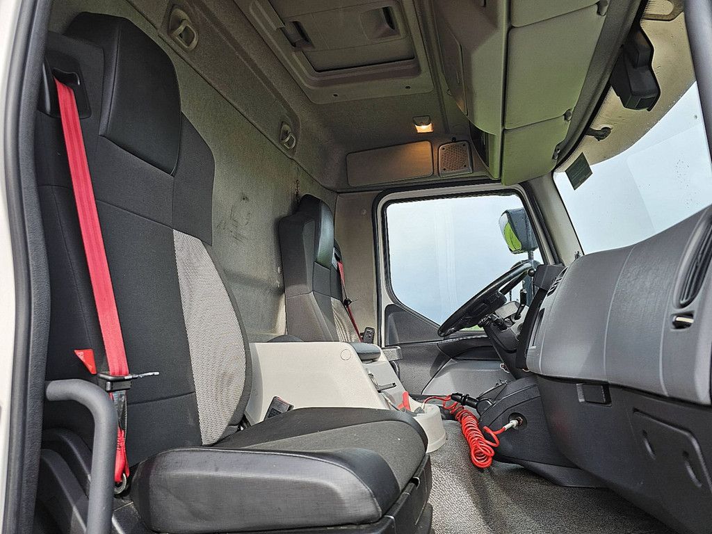 RENAULT D 250 11.9t a/c new engine