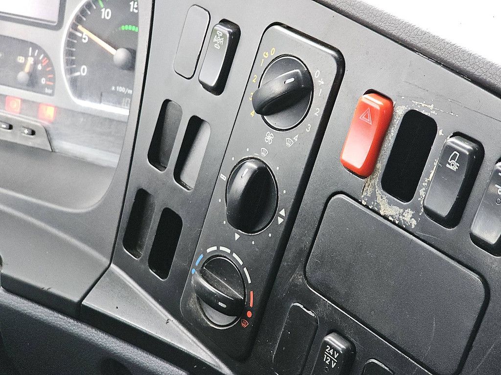 MERCEDES-BENZ ATEGO 1229 manual taillift