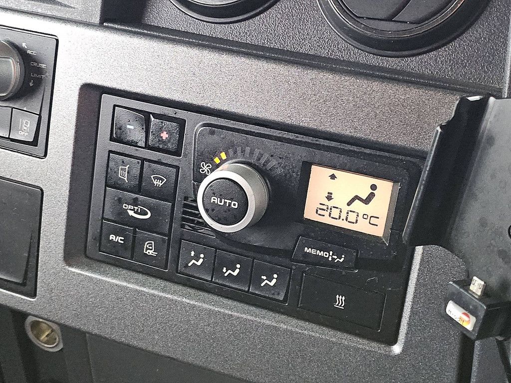 RENAULT T 460 6x2 steeraxle lift