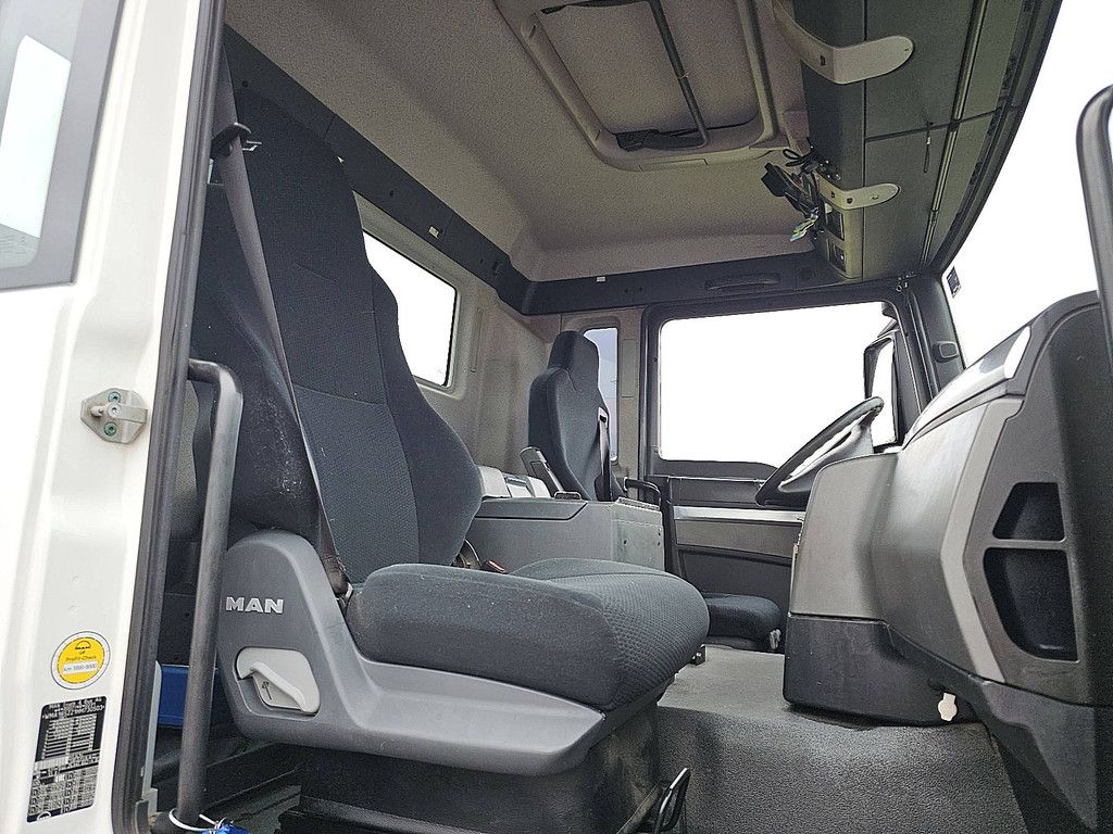 M.A.N. 26.440 TGS 6x2-4 intarder