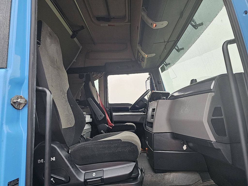 M.A.N. 26.470 TGX schuizeil laadklep!