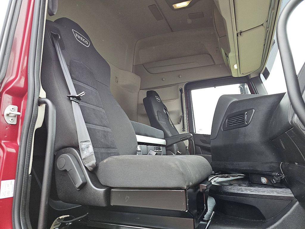 IVECO S-WAY AD440S48