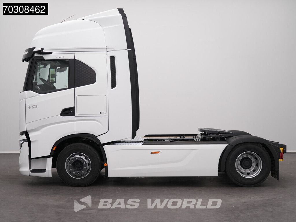 Iveco S-Way 500 4X2 NEW! 2xTanks Full-Air Standklima Navi LED