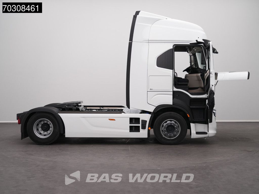 Iveco S-Way 500 4X2 NEW! 2xTanks Full-Air Standklima Navi LED