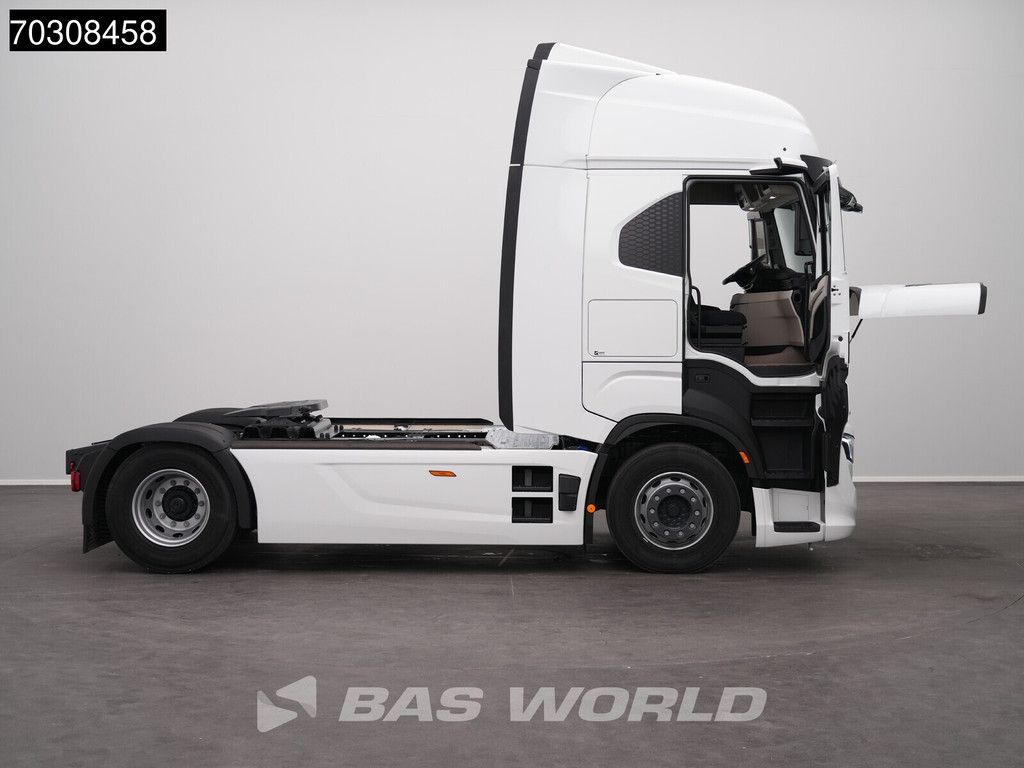 Iveco S-Way 500 4X2 NEW! 2xTanks Full-Air Standklima Navi LED