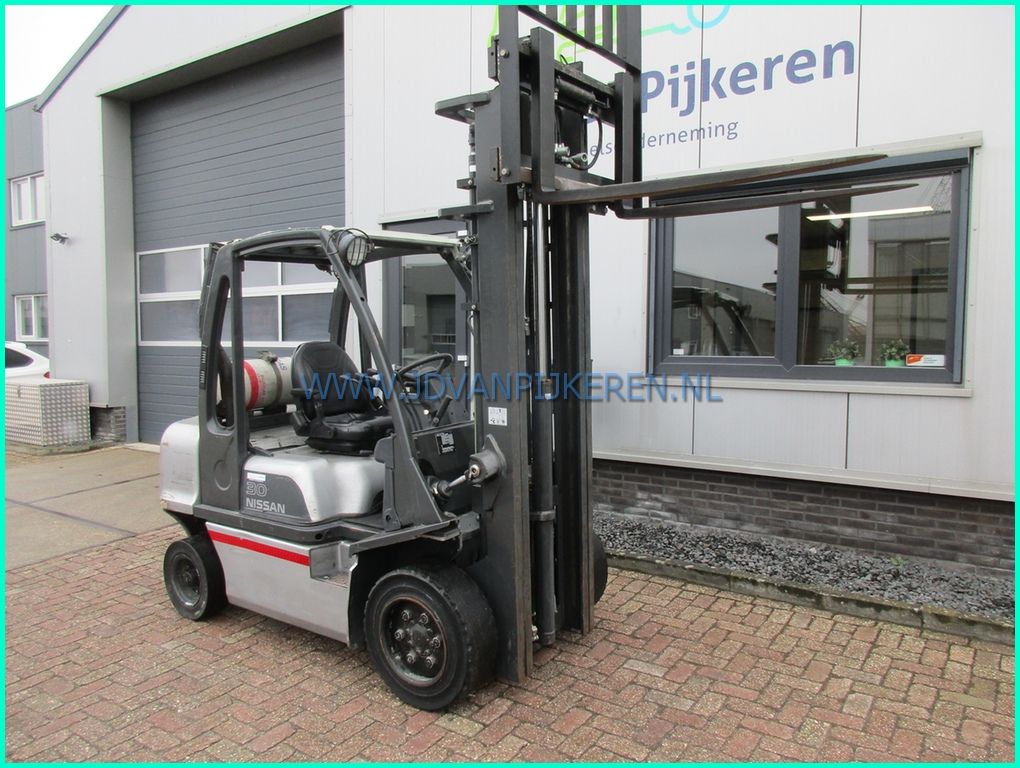 Nissan G1D2A30LQ 3t 2010 freelift+sideshift+4x hydrauliek