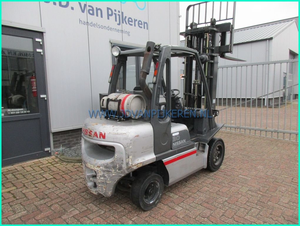 Nissan G1D2A30LQ 3t 2010 freelift+sideshift+4x hydrauliek