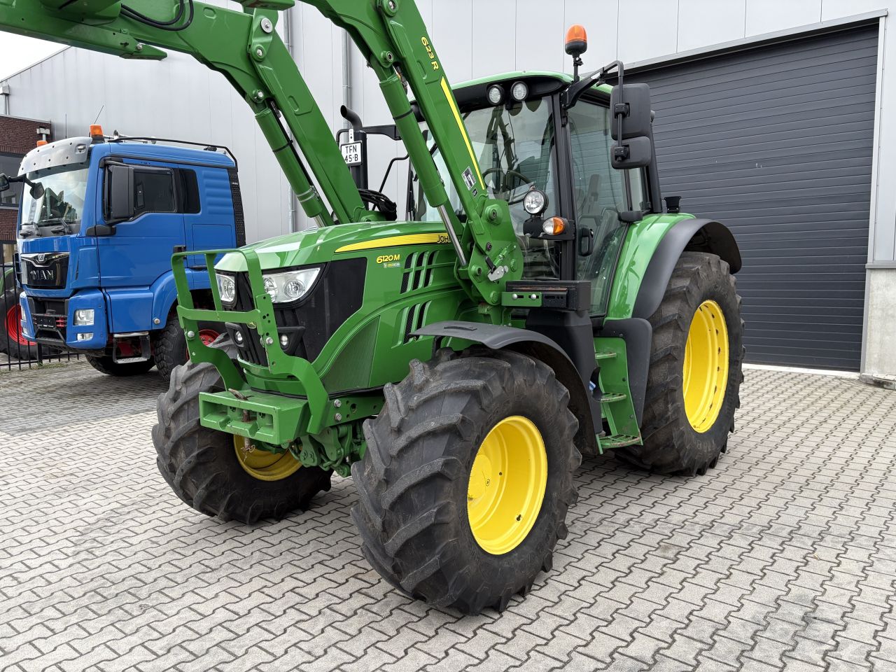 John Deere 6120M met 623R voorlader