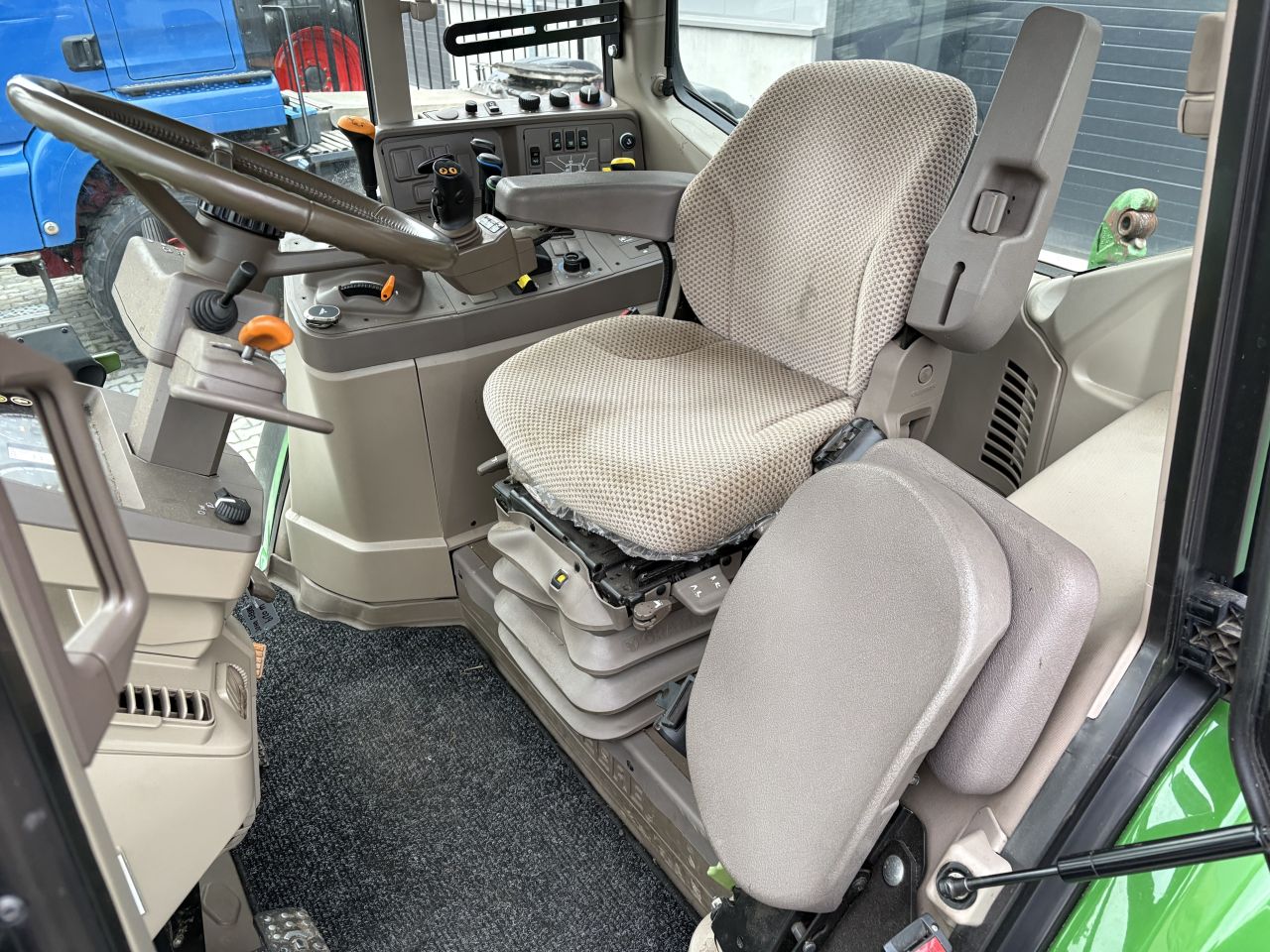 John Deere 6120M met 623R voorlader