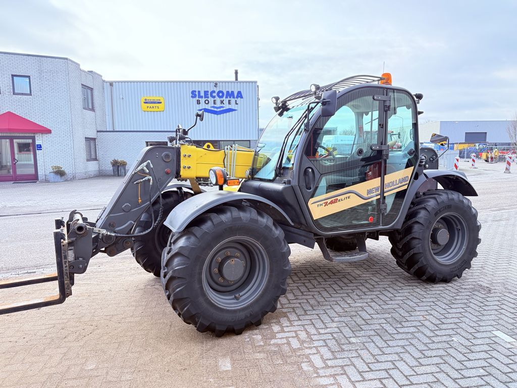 New Holland TH7.42 Telehandler