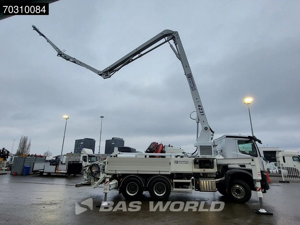 Mercedes Arocs Arocs 2843 6X4 NEW! 31mtr 4x extendable Bonneux concrete pump Remote Control Euro 6
