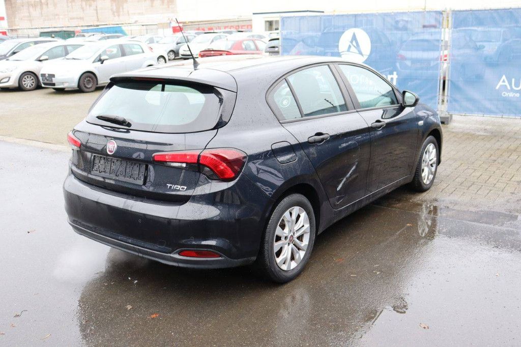 Passenger car Fiat Tipo Petrol 95 hp 2017 (Margin)