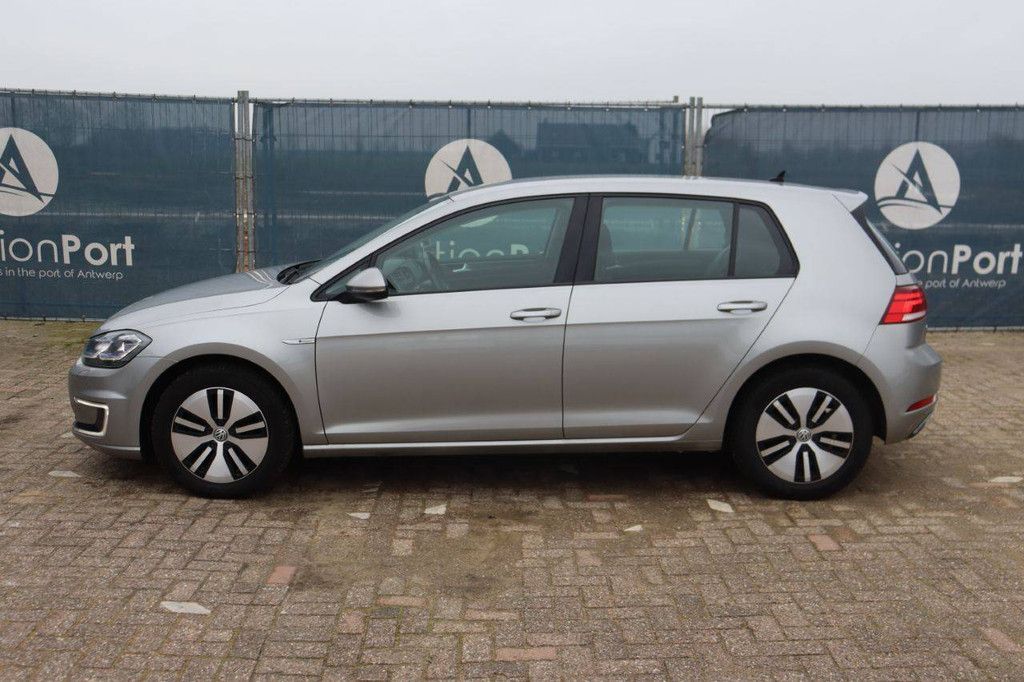 Pkw Volkswagen e-Golf Elektro 136 PS 2017