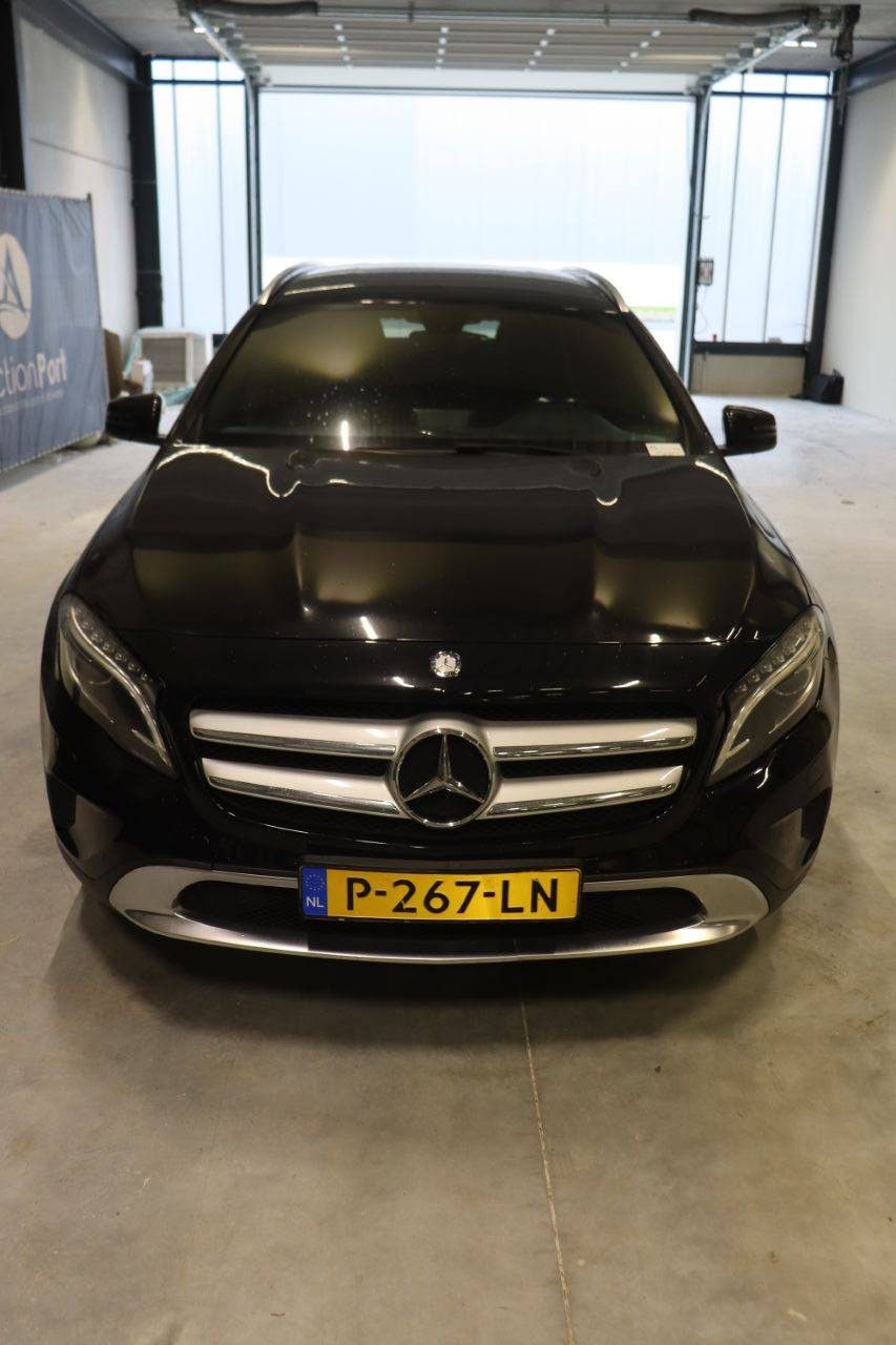 SUV Mercedes-Benz GLA 200 Edition 1 Benzin 157 PS 2014 (Margin)