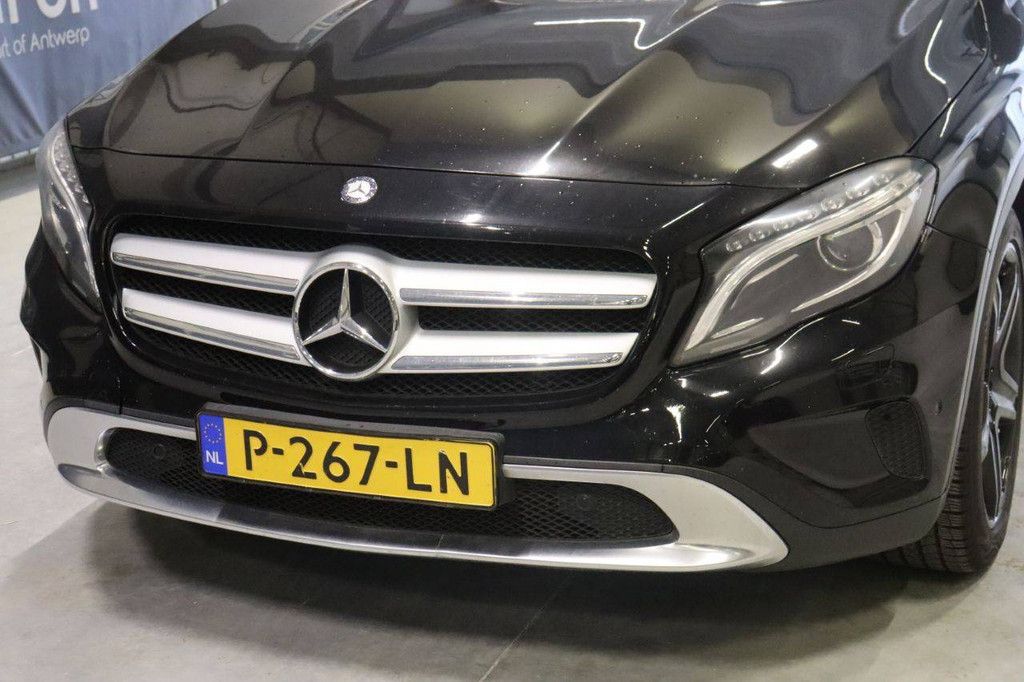 SUV Mercedes-Benz GLA 200 Edition 1 Benzin 157 PS 2014 (Margin)