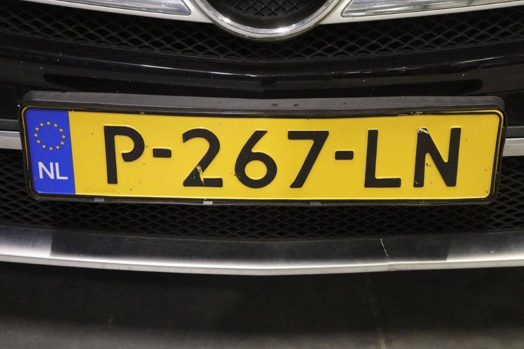 SUV Mercedes-Benz GLA 200 Edition 1 Benzin 157 PS 2014 (Margin)