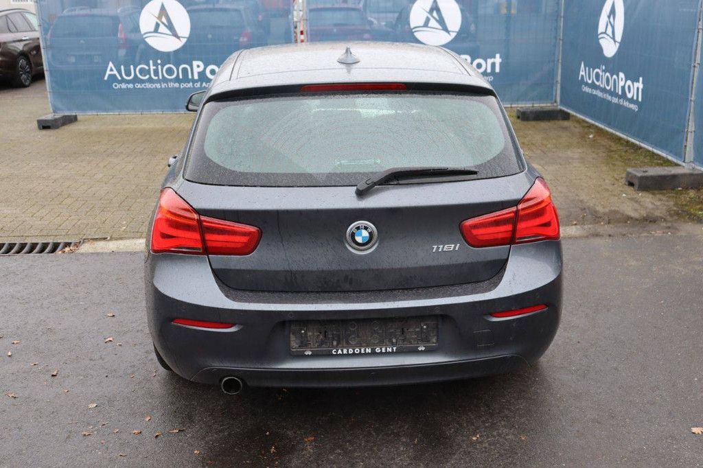 Personenauto BMW 118i Benzine 136pk 2017 (Marge)