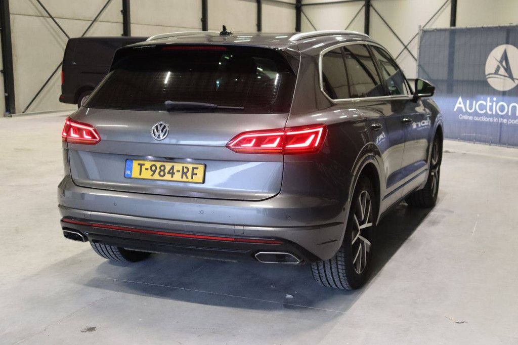 SUV Volkswagen Touareg 3.0 TDI Diesel 286 PS 2019 (Margin)