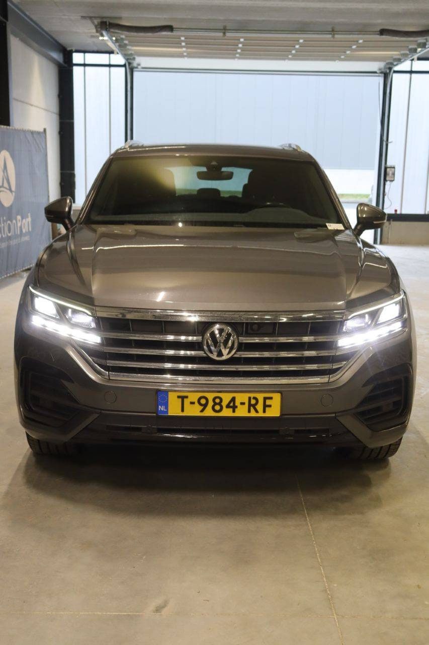SUV Volkswagen Touareg 3.0 TDI Diesel 286 PS 2019 (Margin)