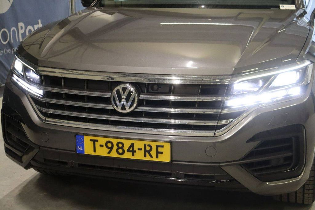 SUV Volkswagen Touareg 3.0 TDI Diesel 286 PS 2019 (Margin)