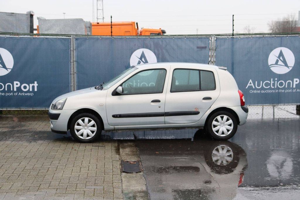 Renault Clio Pkw, Benzin, 58 PS, Baujahr 2003 (Margin)